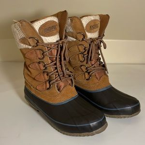 Khombu Cozy Tan Women’s snow boots size 7 Winter